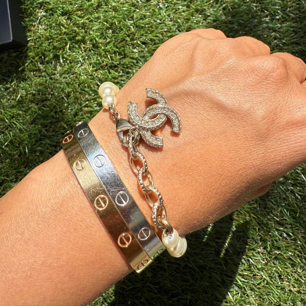 Chanel 19V Graduated Pearl Crystal Crystals CC Logo Charm Pendant Bracelet Gold - Picture 10 of 13